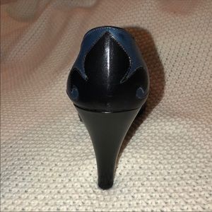 Sexy Charles David Fleur de Lis Heels